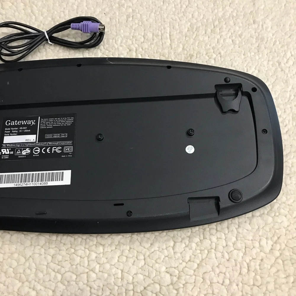 Gateway Wired Computer Keyboard KB-0401 Black/Silver
Measures: 19.75” W … - Picture 8 of 10